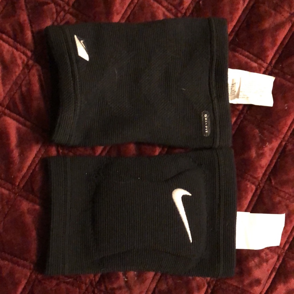 Nike volleyball kneepads
